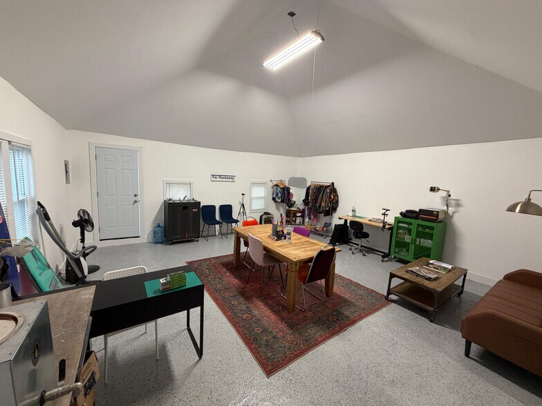 More Photos Of 6611 Almeda Ave, Arverne Apartments For Lease