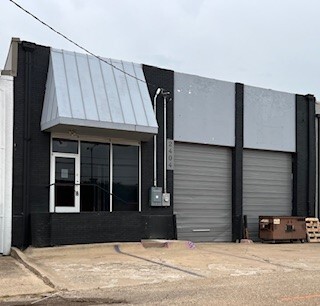 Primary Photo Of 2404 Irving Blvd, Dallas Distribution For Lease