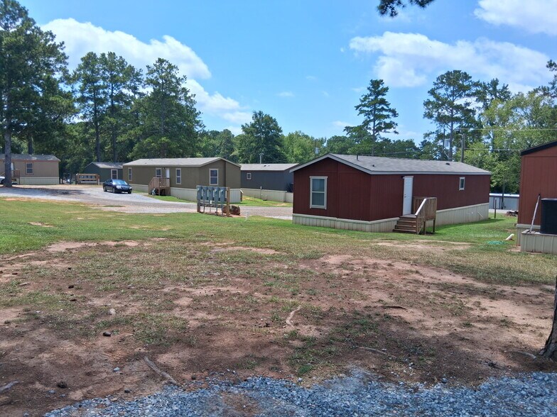 More Photos Of 106 Woodlawn Dr, Abbeville Manufactured Housing Mobile Home Park For Sale
