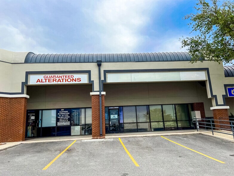More Photos Of 7530 Bandera Rd, San Antonio Storefront For Lease