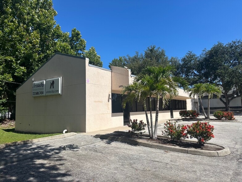 More Photos Of 1498 Belleair Rd, Clearwater General Retail For Lease