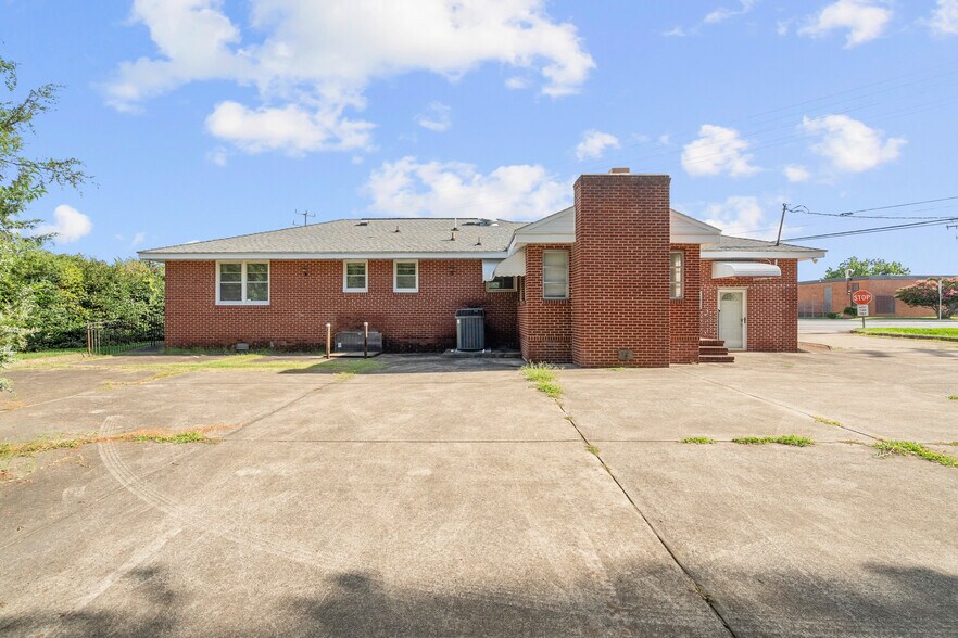 More Photos Of 6041 Indian River Rd, Virginia Beach Office Residential For Sale