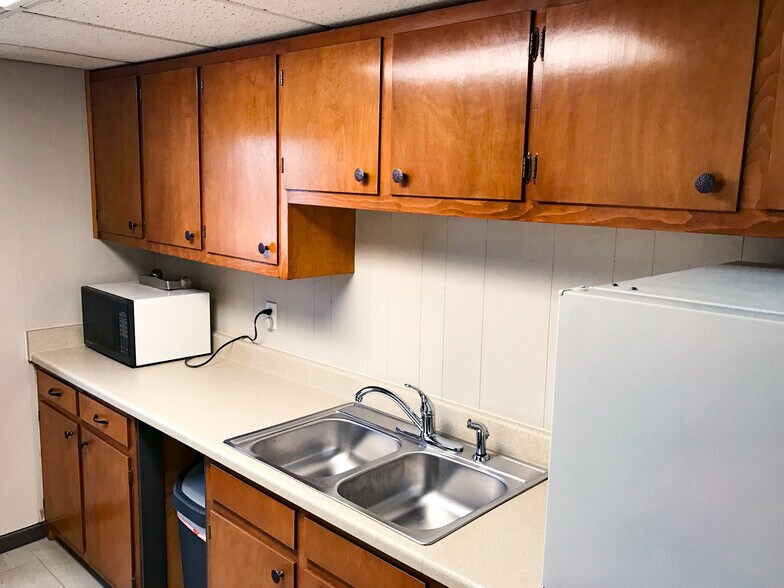 More Photos Of 10100 Liberator Ln, Midland Warehouse For Sale