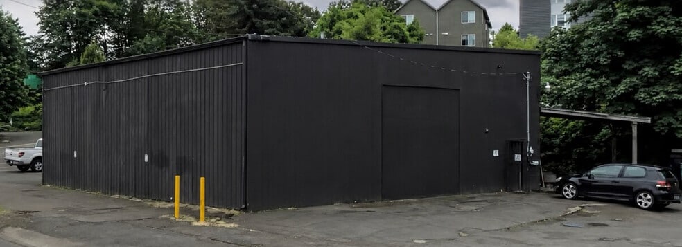 Primary Photo Of 1602 N Columbia Blvd, Portland Warehouse For Lease