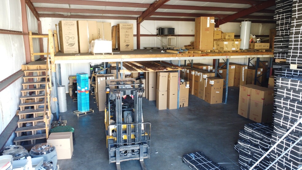 More Photos Of 267 Rose Dr, Brunswick Warehouse For Lease