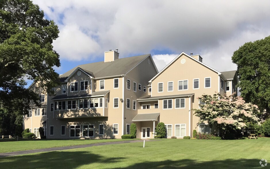More Photos Of 1130 Ten Rod Rd, North Kingstown Medical For Sale