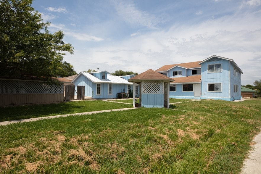 More Photos Of 6628 Crestway Dr, San Antonio Flex For Sale