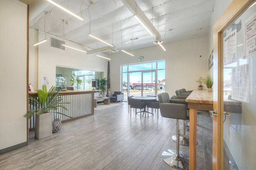 More Photos Of 1523 S Coast Hwy, Oceanside Freestanding For Sale