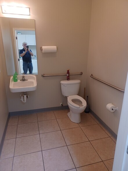 More Photos Of 10028-10038 Water Works Ln, Riverview Medical For Lease