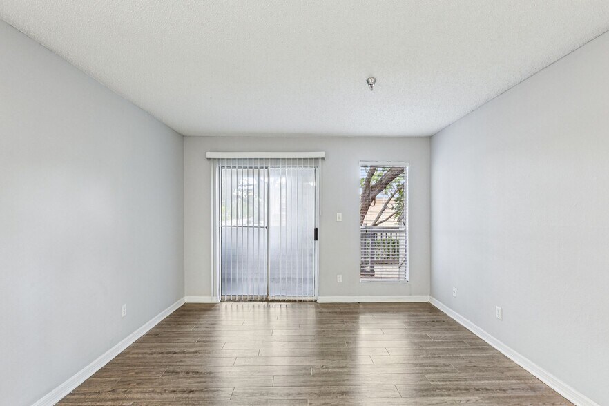 More Photos Of 4610 N Armenia Ave, Tampa Apartments For Sale