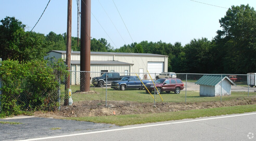 More Photos Of 441 Burton Rd, Lexington Warehouse For Lease