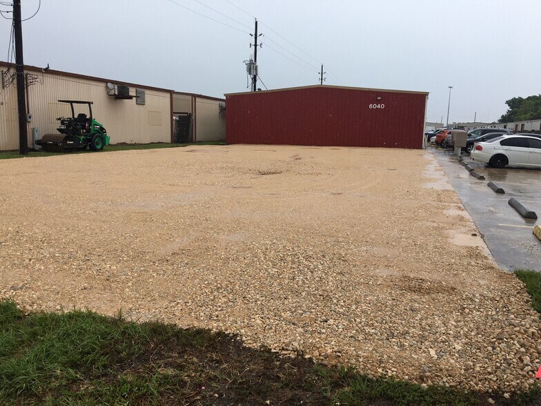 More Photos Of 6030-6040 Brittmoore Rd, Houston Warehouse For Lease