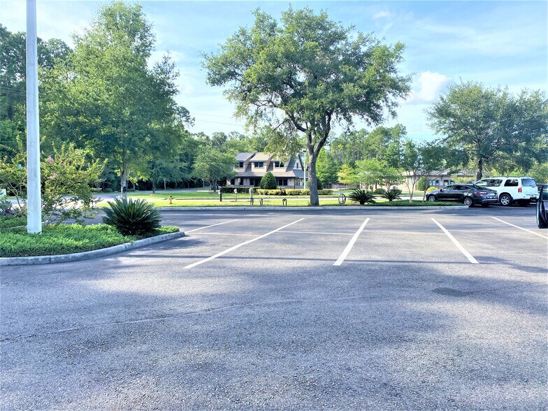 More Photos Of 96549 Parliament Dr, Fernandina Beach Storefront Retail Office For Sale