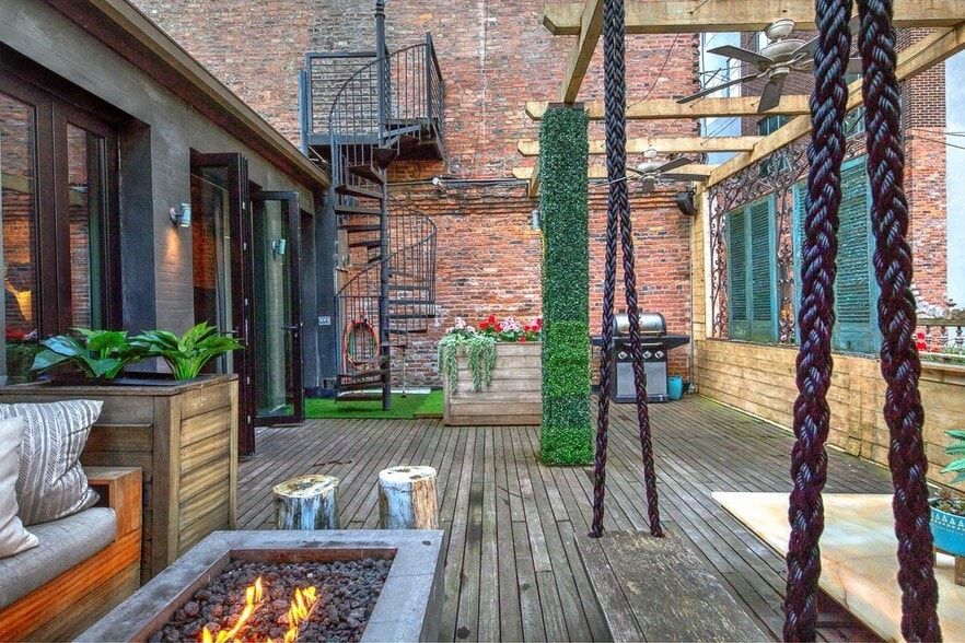 More Photos Of 213 Printers Aly, Nashville General Retail For Sale