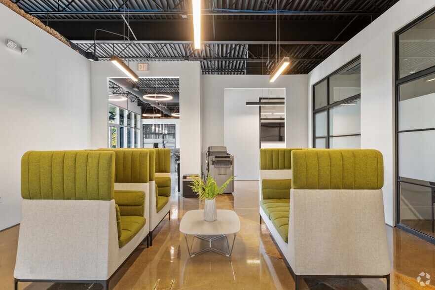 More Photos Of 324 Commons Dr, Birmingham Coworking Space