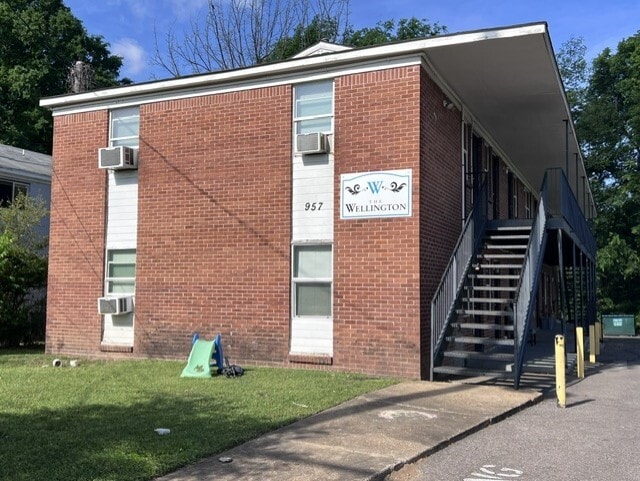Primary Photo Of 957 Wellington St, Memphis Apartments For Sale