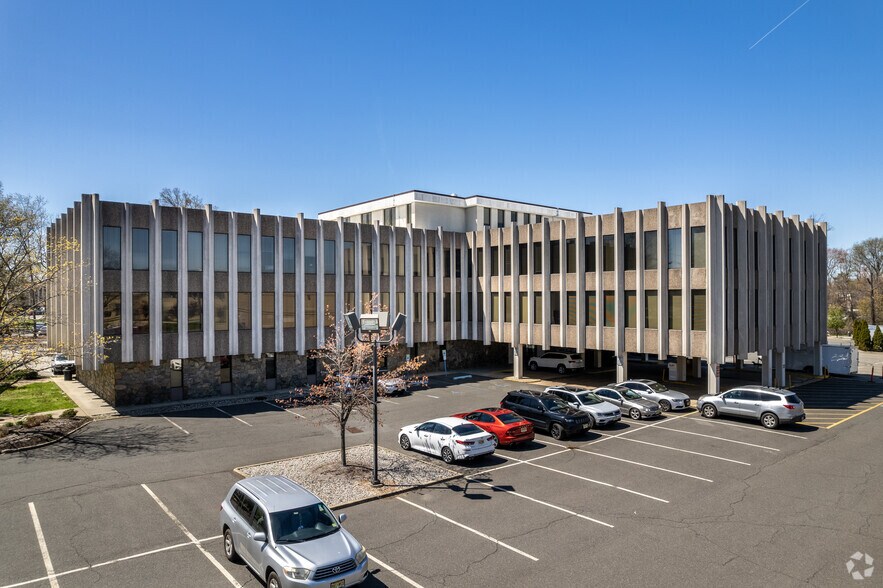 More Photos Of 20 Commerce Dr, Cranford Unknown For Lease