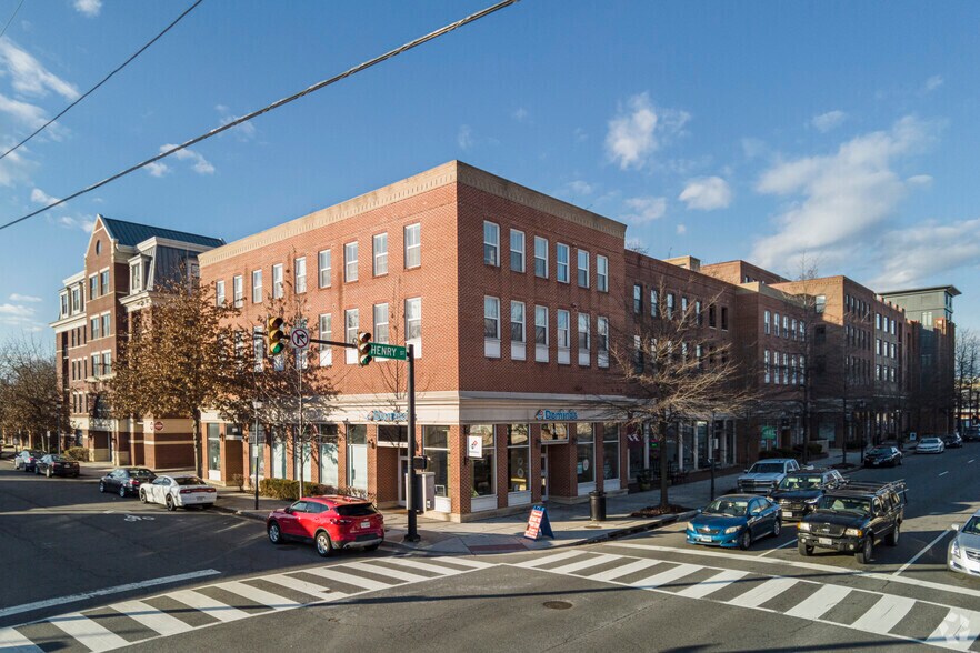 More Photos Of 525 N Fayette St, Alexandria Apartments For Lease