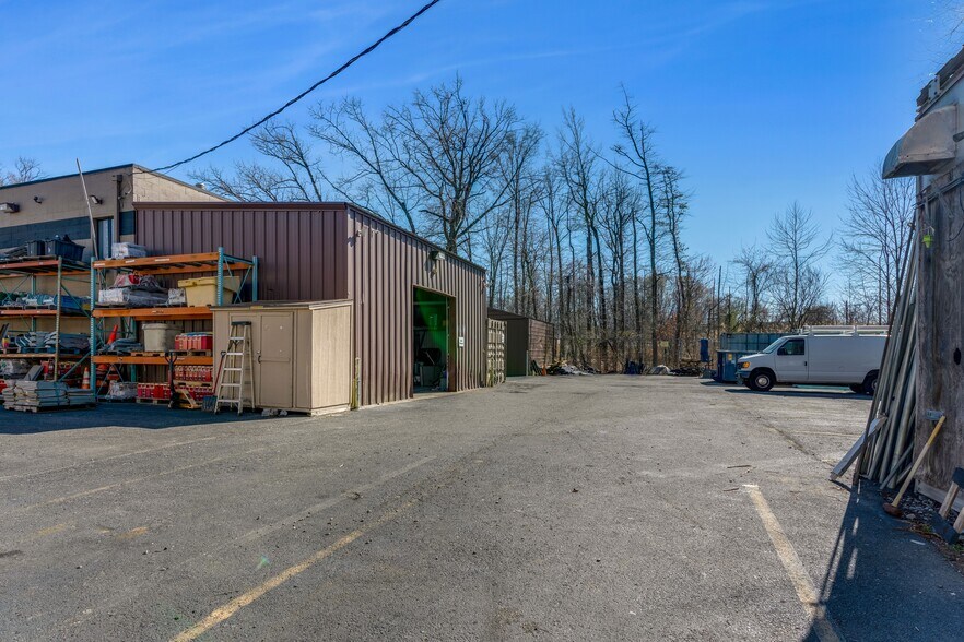 More Photos Of 2050 Fairfax Ave, Cherry Hill Light Distribution For Lease