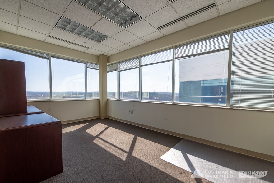 More Photos Of 10500 Antenucci Blvd, Garfield Heights Office For Lease