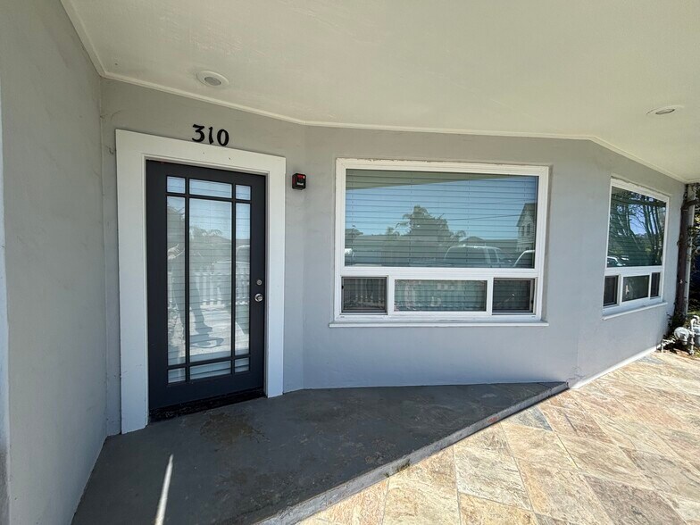 More Photos Of 310 Estrella Ave, La Selva Beach Office For Lease