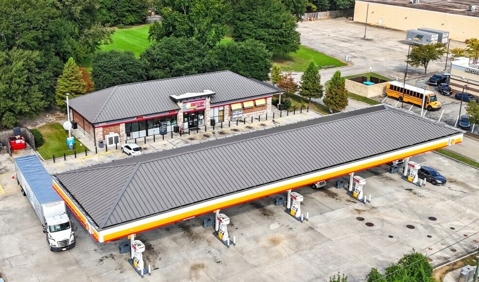 Primary Photo Of 2330 O'Neal Ln, Baton Rouge Convenience Store For Sale