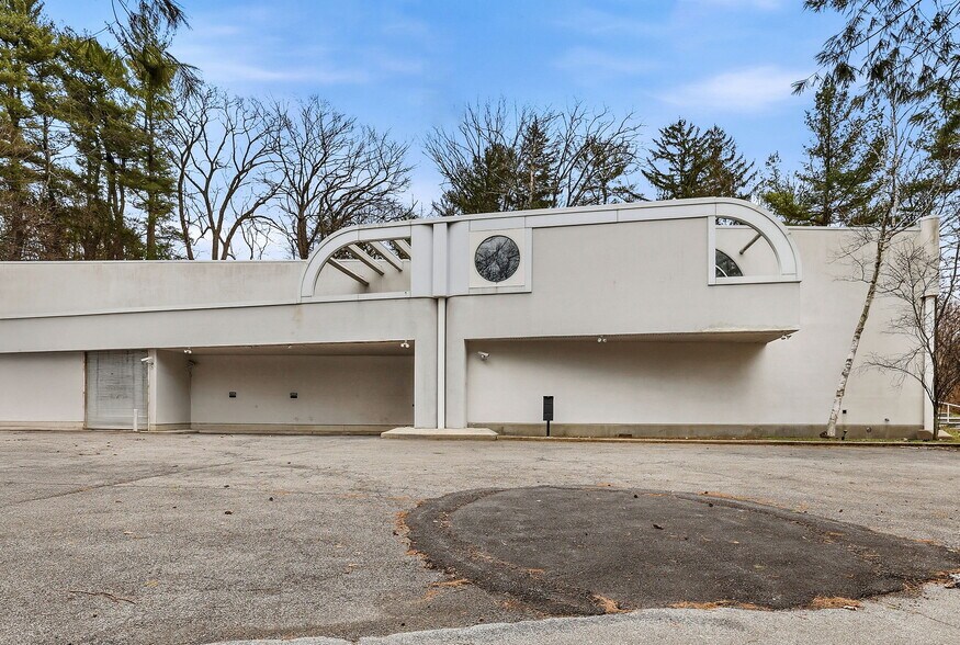 More Photos Of 140 Old Saw Mill River Rd, Hawthorne Research And Development For Sale