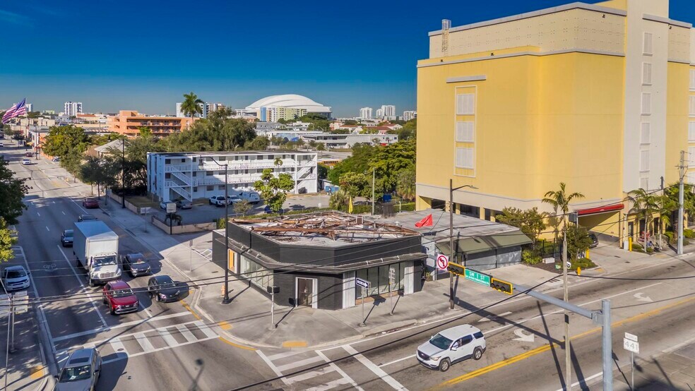 More Photos Of 801 SW 1st St, Miami Freestanding For Sale
