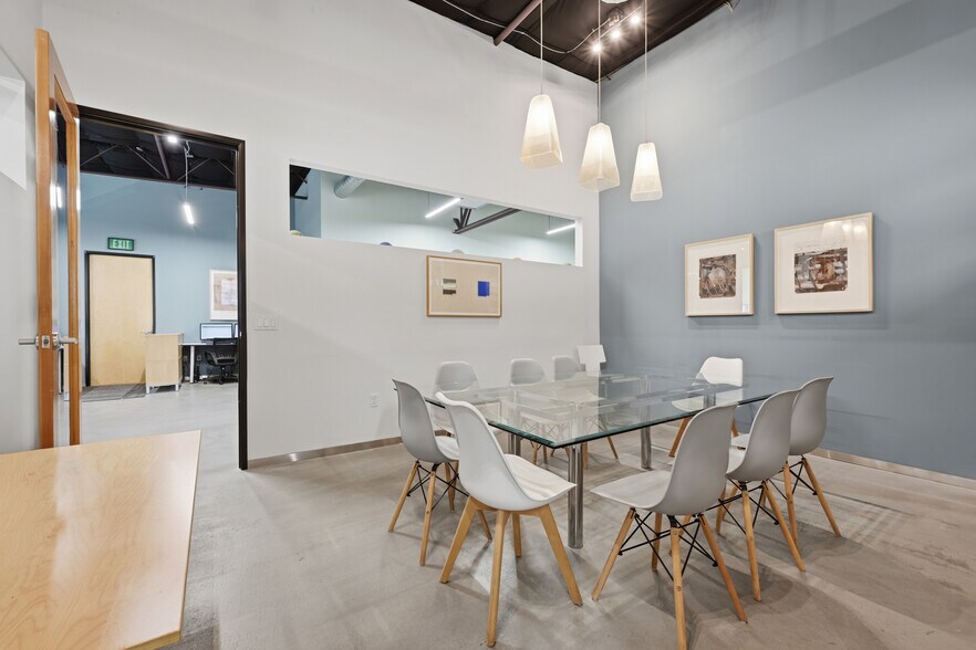 More Photos Of 8495 Redwood Creek Ln, San Diego Manufacturing For Sale