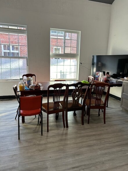 More Photos Of 315 N Sierra Nevada St, Stockton Religious Facility For Lease