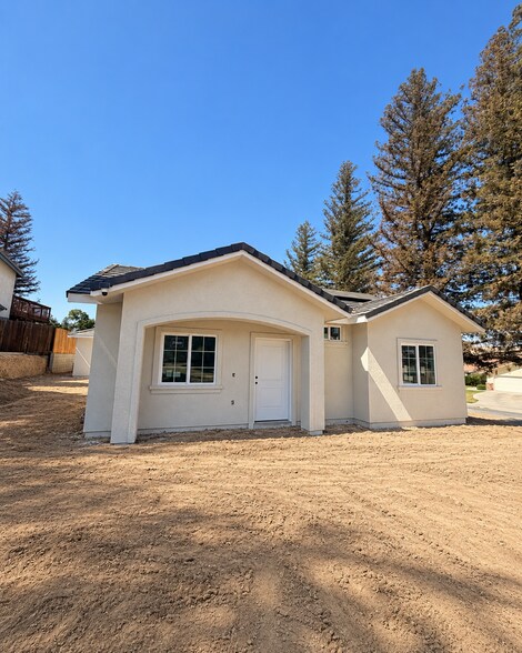 More Photos Of 5912 Cedar Falls Dr, Bakersfield Multifamily For Sale
