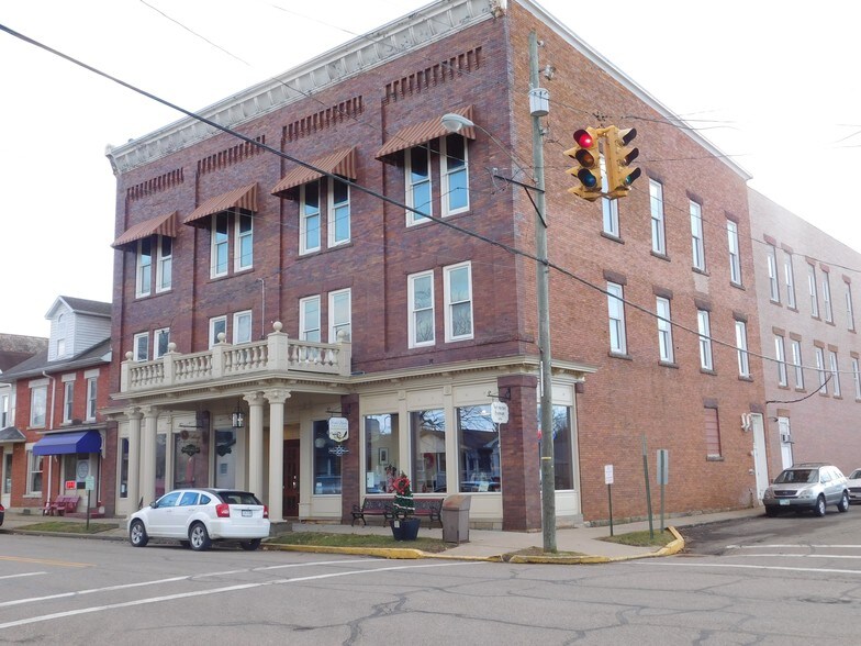 More Photos Of 701 Main St, Dresden Storefront For Lease