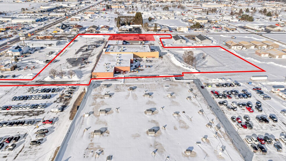 More Photos Of 1550 N Mitchell St, Cadillac General Retail For Lease