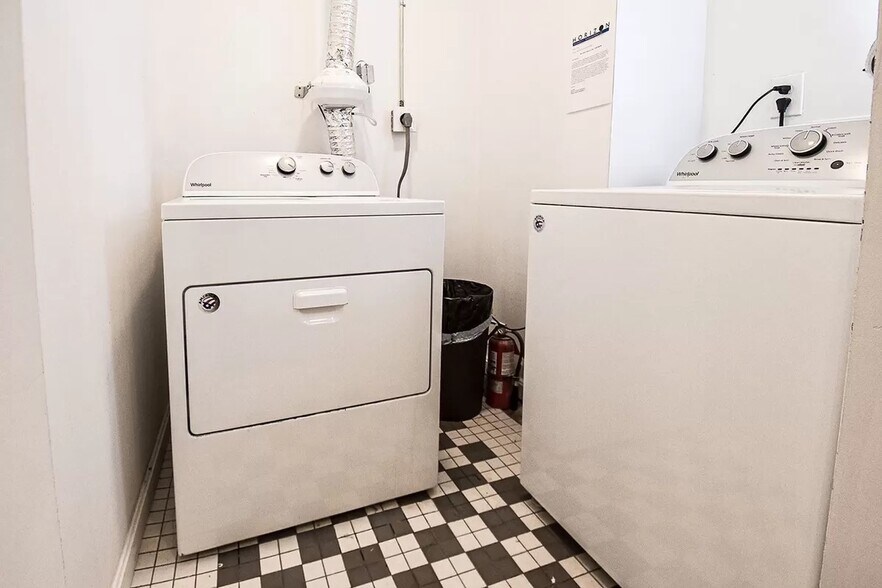 More Photos Of 11-15 E Saratoga St, Baltimore Apartments For Sale