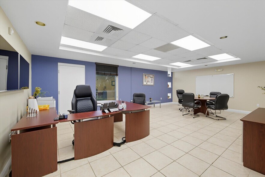 More Photos Of 1816 Old St Augustine Rd, Tallahassee Office For Sale