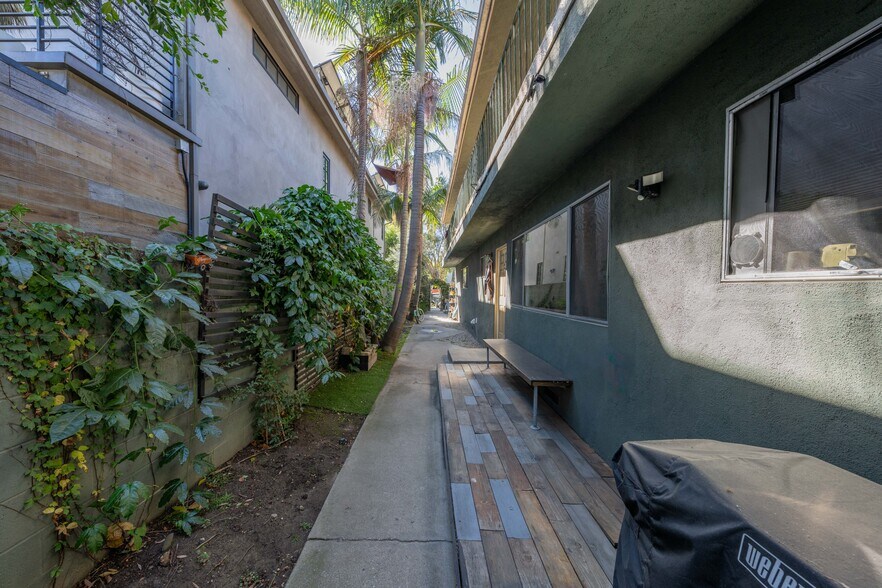 More Photos Of 614 6th Ave, Venice Apartments For Sale