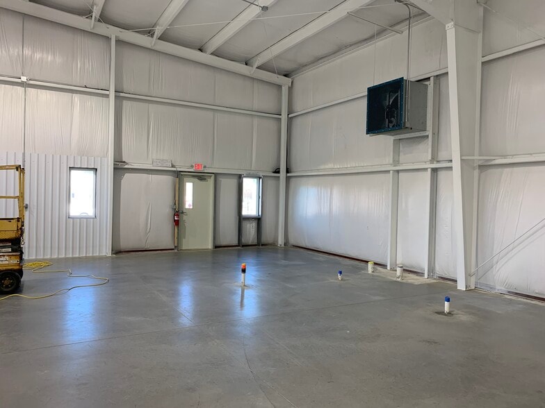 More Photos Of 1282 Southside Dr, Salem Industrial For Lease