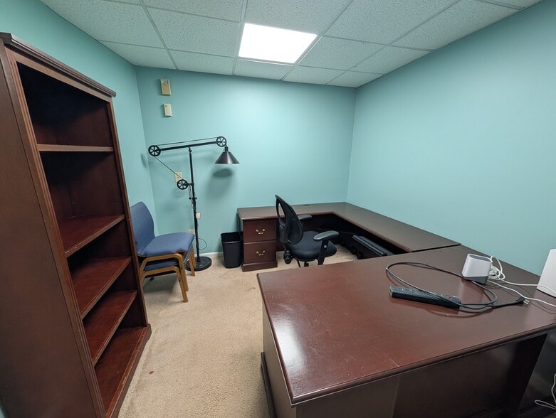 More Photos Of 42 Dover Point Rd, Dover Office For Lease