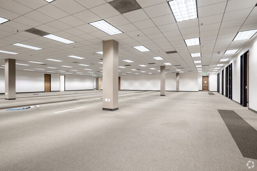 More Photos Of 6200 Canoga Ave, Woodland Hills Office For Sale