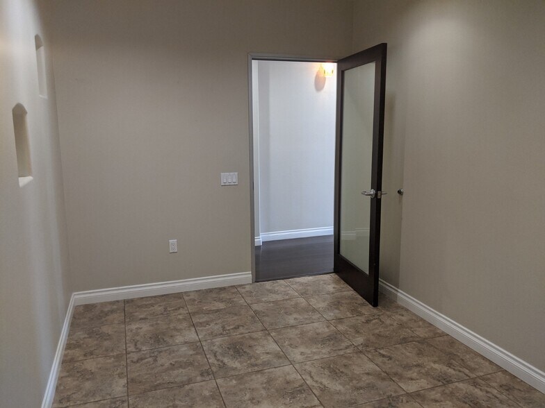 More Photos Of 18384-18450 Brookhurst St, Fountain Valley Unknown For Lease