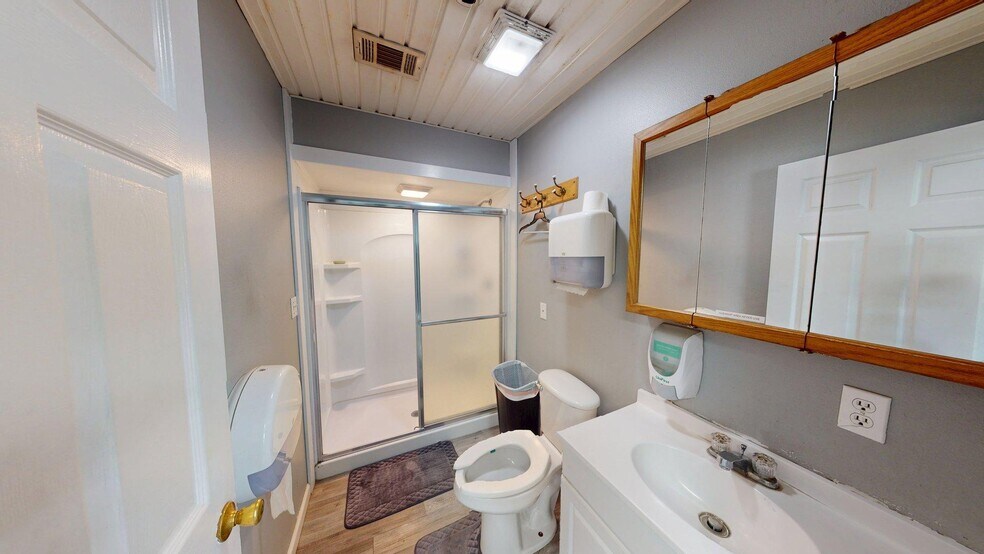 More Photos Of 565 Thomas St, Camilla Industrial For Sale