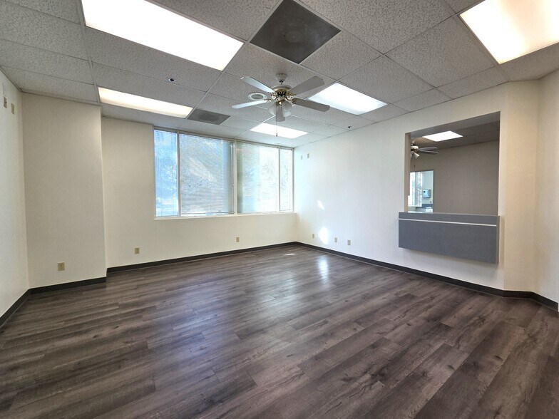 More Photos Of 300 Old River Rd, Bakersfield Medical For Lease