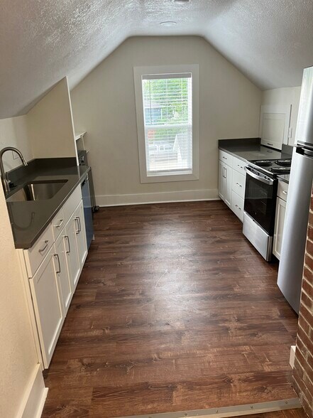 More Photos Of 912 Indiana St, Lawrence Apartments For Sale