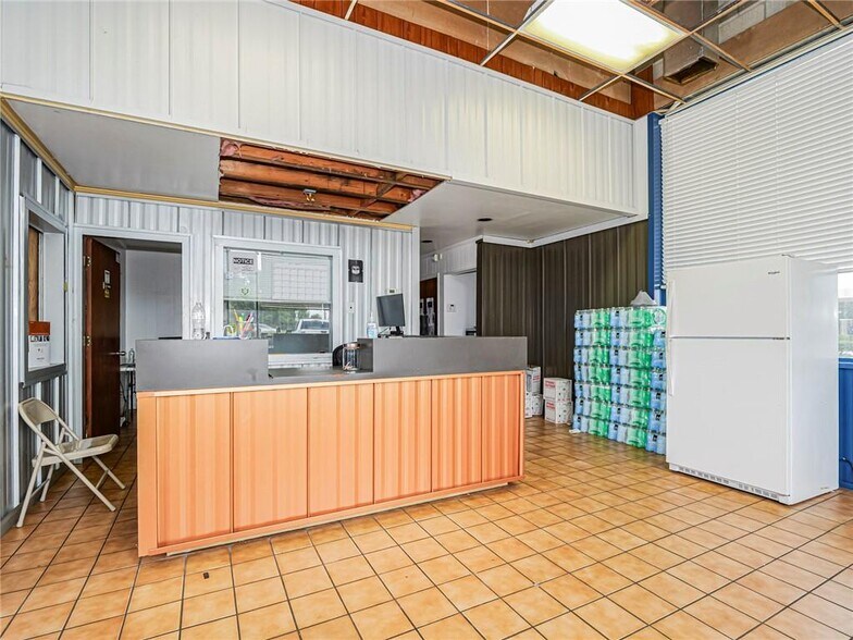 More Photos Of 415 US Highway 1, Vero Beach Freestanding For Sale