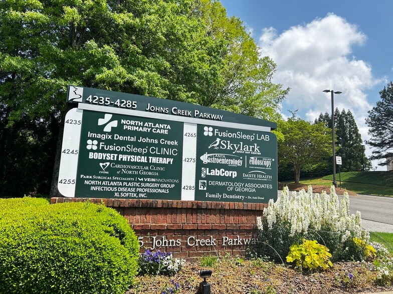 More Photos Of 4245 Johns Creek Pky, Suwanee Medical For Lease