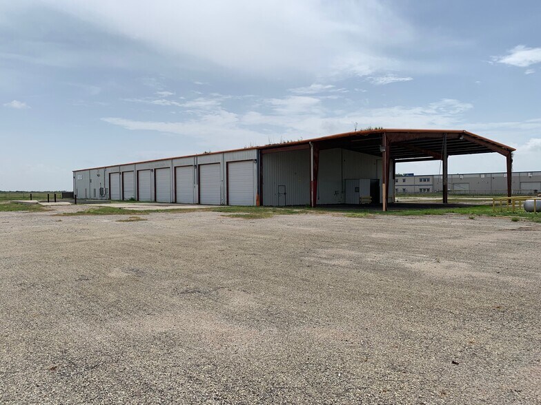 More Photos Of 901 Fesco Dr, Alice Industrial For Sale