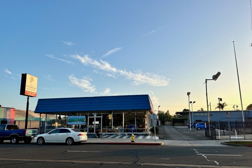 More Photos Of 1858 E Thompson Blvd, Ventura Auto Dealership For Lease