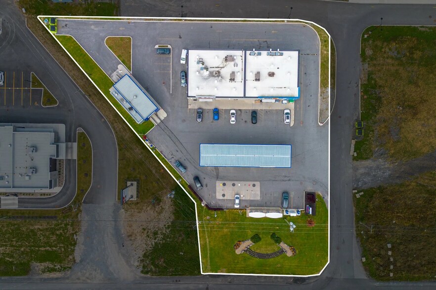 More Photos Of 265 Rue De L'industrie, Beloeil General Retail For Sale