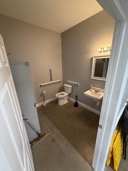 More Photos Of 7931 New York 13, Canastota Office For Lease