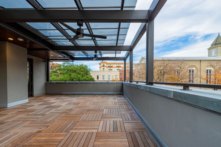 More Photos Of 30-32 Martin Luther King Jr Blvd, Savannah Restaurant For Lease